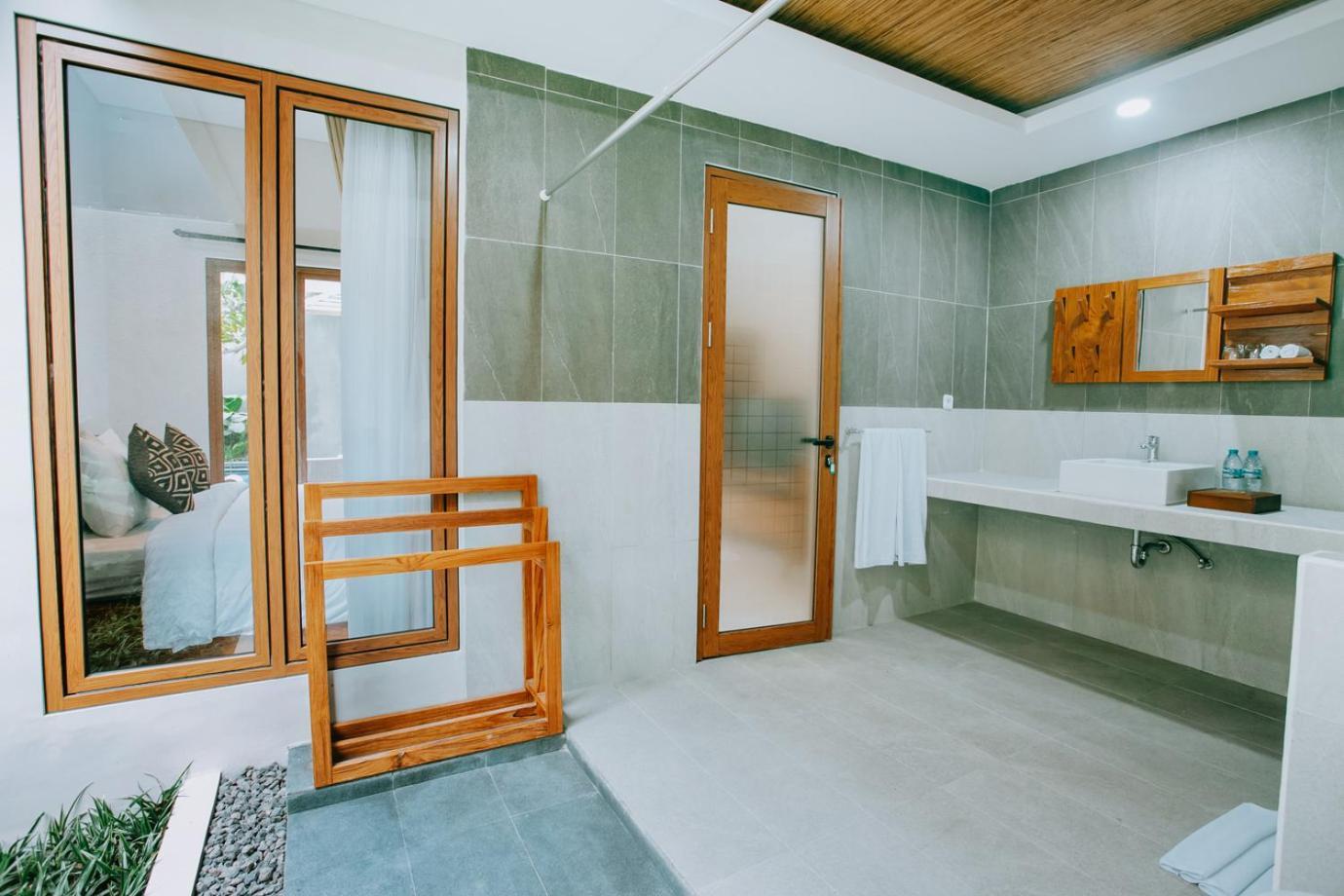 Mahayoga Private Pool And Resto